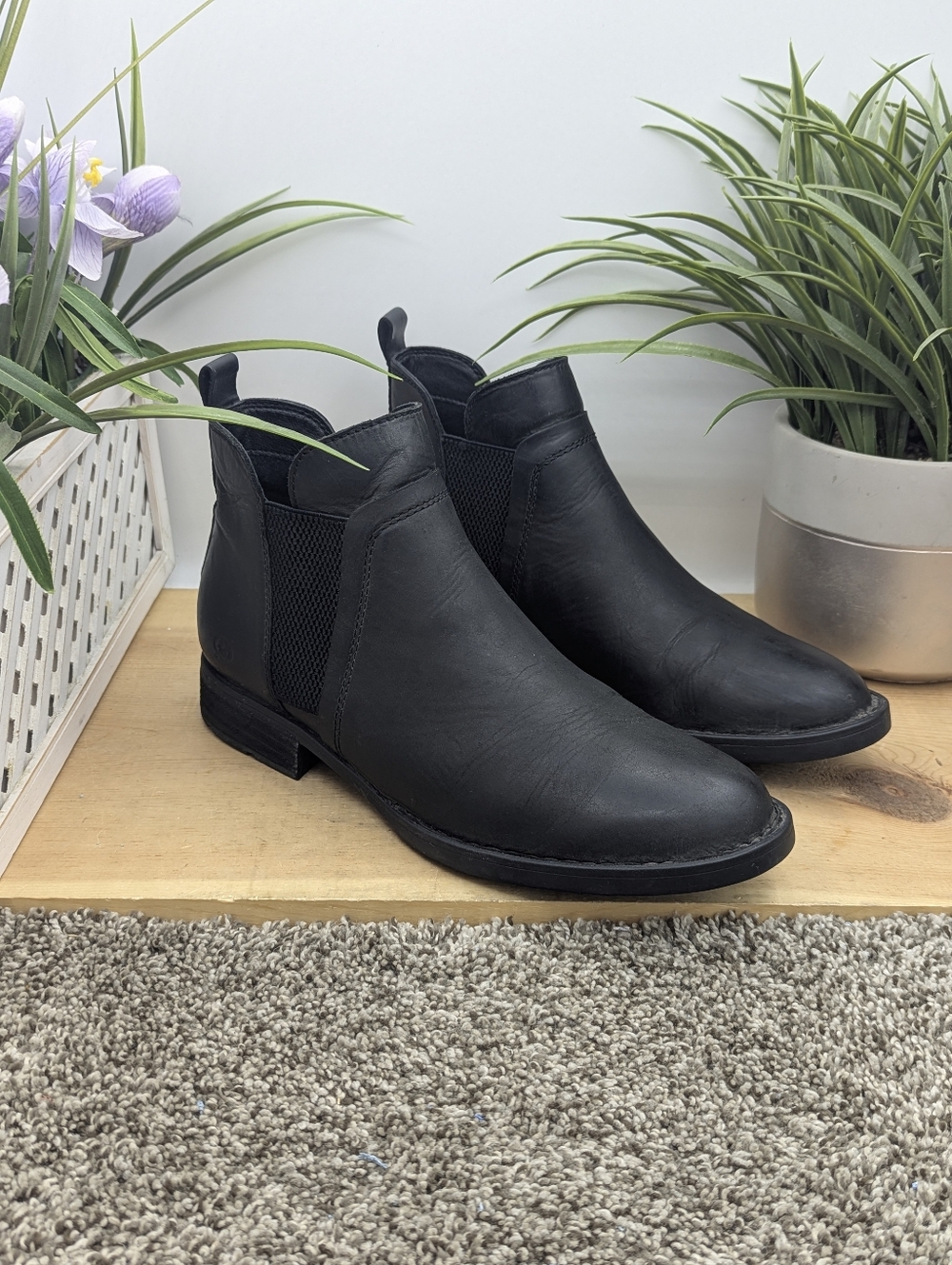 Born Brenta Chelsea Women's Size 9.5M Leather Stretch Side Slip On Boots